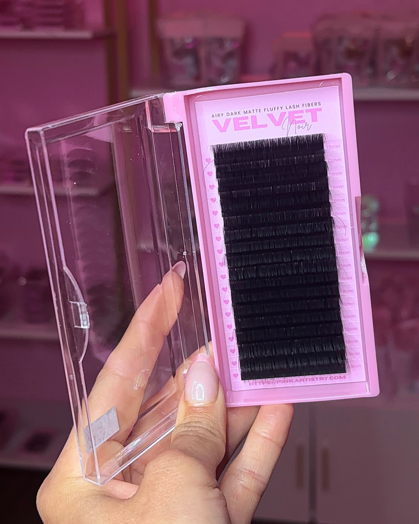 VELVET NOIR (Matte Volume Lashes)